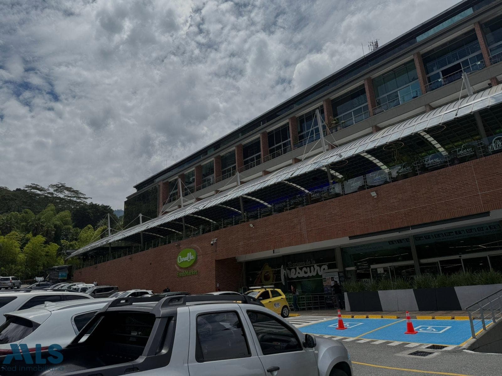 Oficina en venta en Las Palmas, Poblado, Medellín — foto 1 de 10