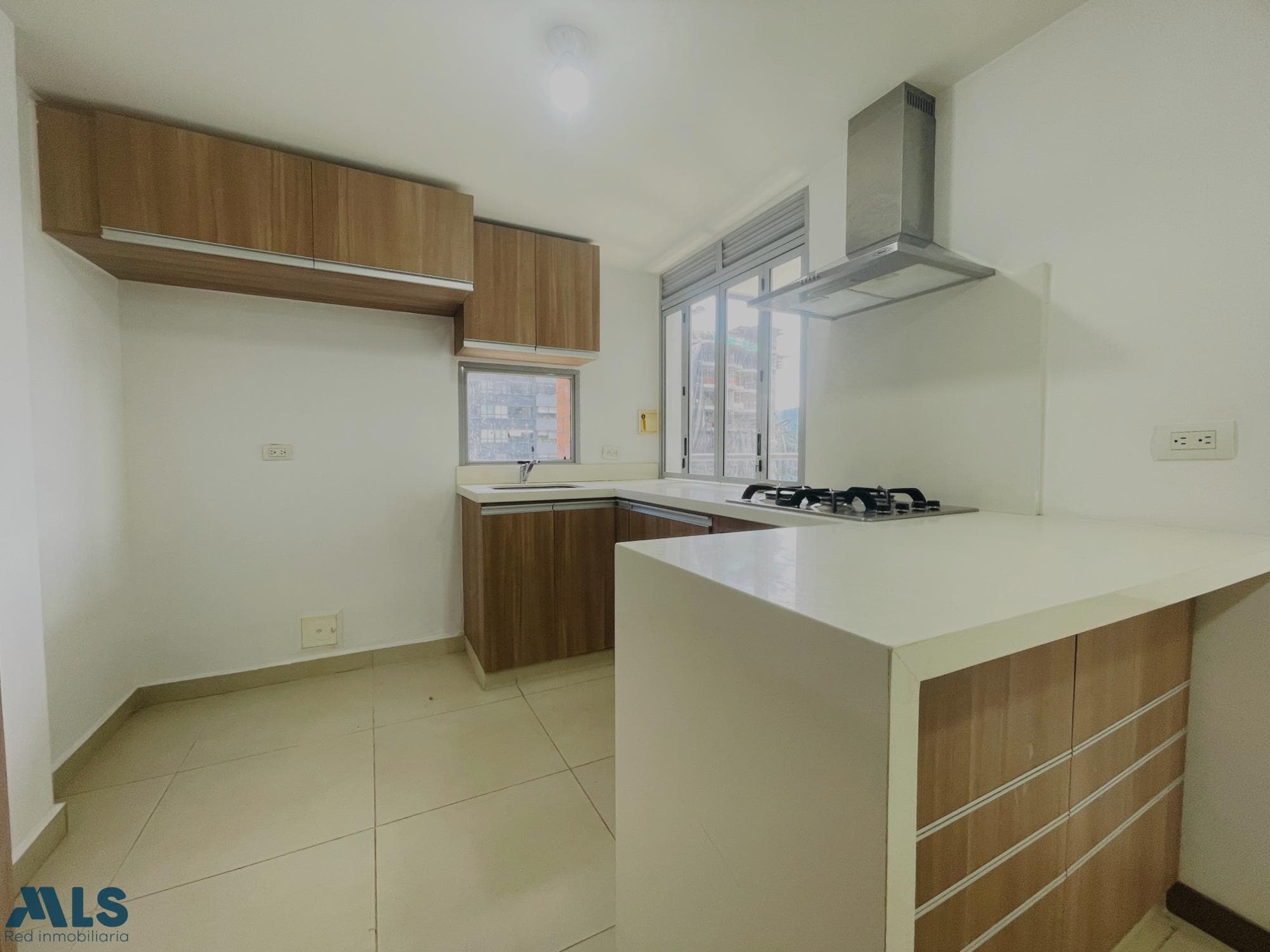 Apartamento en venta en Loma De Las Brujas, Aburra Sur, Envigado — foto 1 de 35