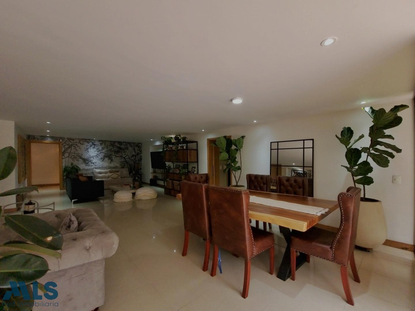 Apartamento en venta en La Concha, Poblado, Medellín — foto 1 de 21