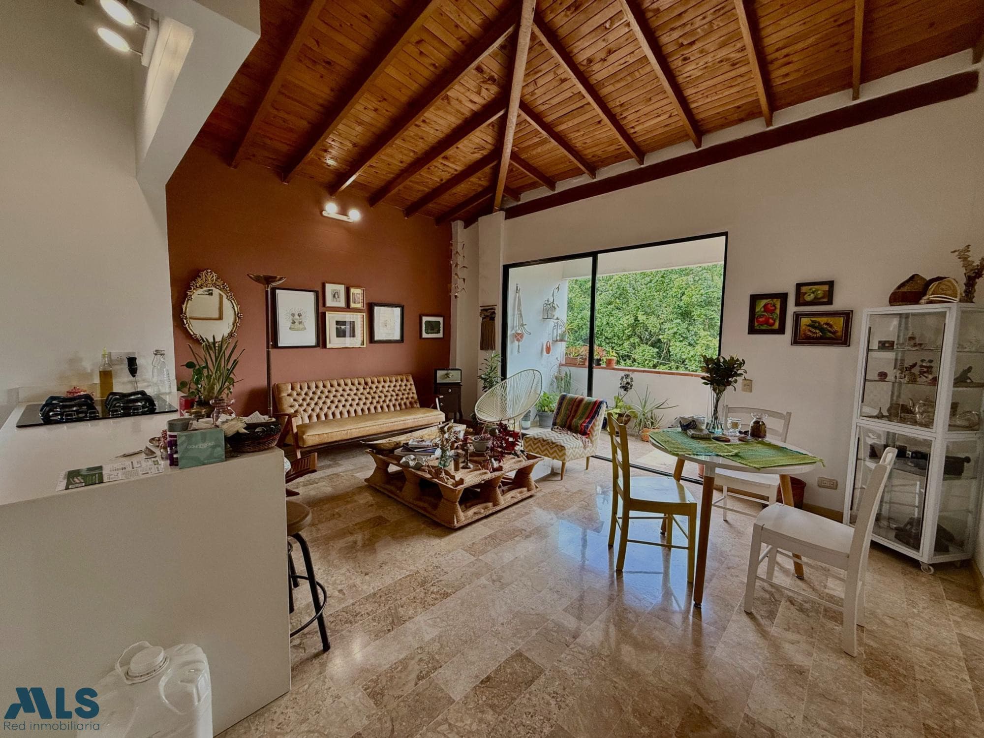 Apartamento en venta en La Visitación, Poblado, Medellín — foto 1 de 13