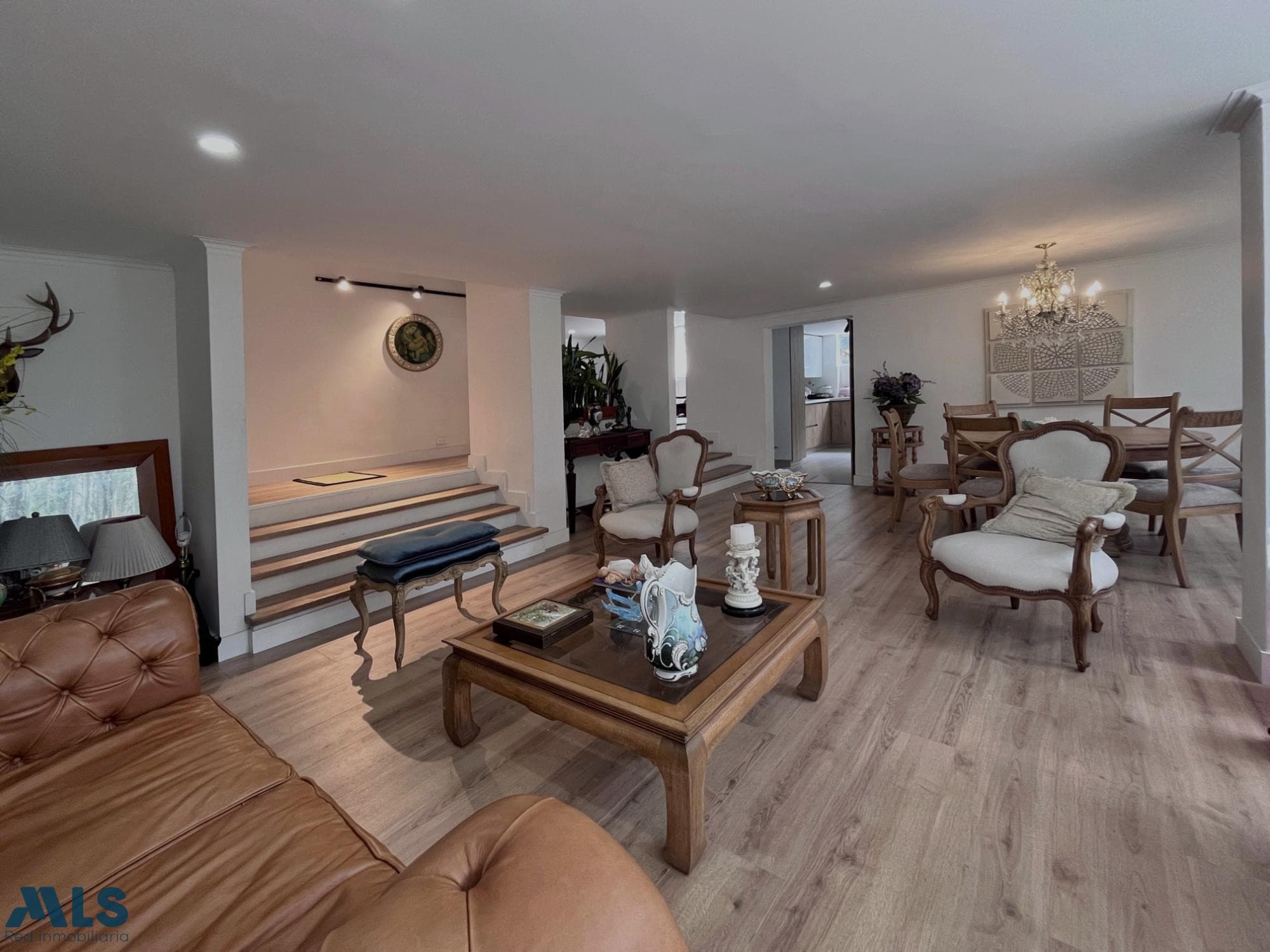 Apartamento en venta en Loma Los Gonzalez, Poblado, Medellín — foto 1 de 22