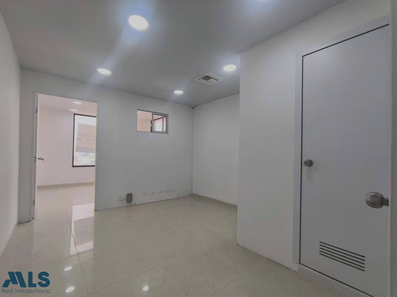 Oficina en venta en San Diego, Poblado, Medellín — foto 1 de 14