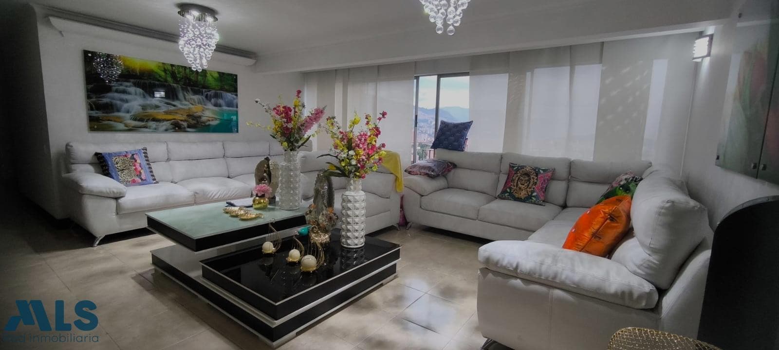 Apartamento en venta en La Castellana, Laureles, Medellín — foto 1 de 10