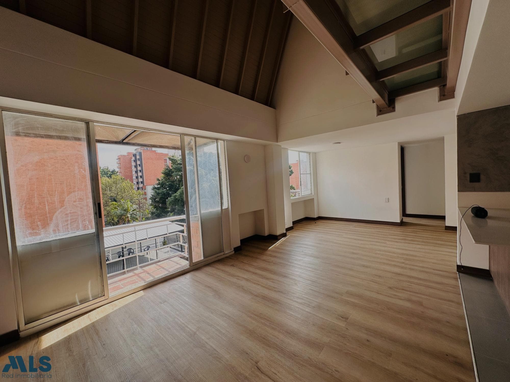 Apartamento en venta en Laureles, Medellín — foto 1 de 19