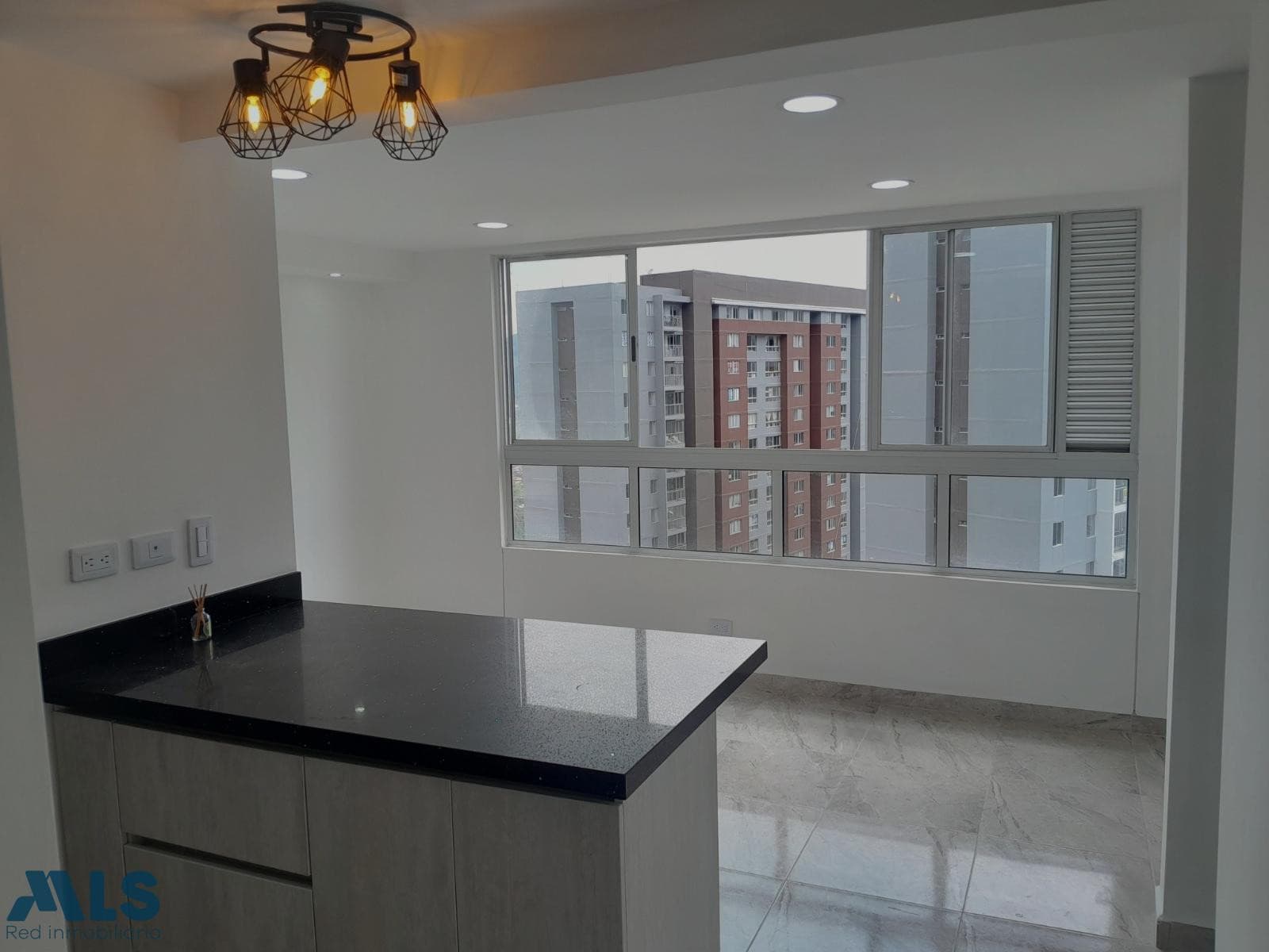 Apartamento en venta en V. Primavera, Aburra Sur, Caldas — foto 1 de 14