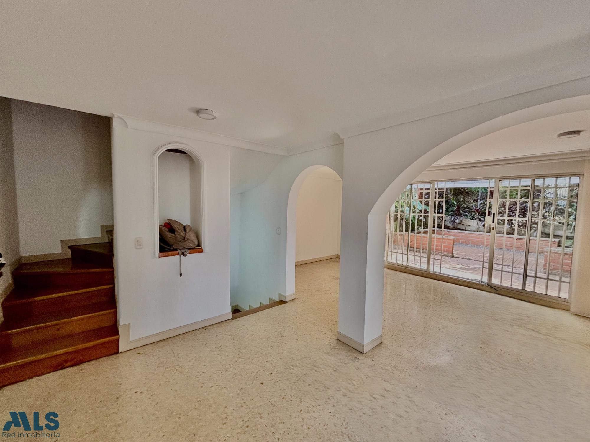 Casa en venta en Castropol, Poblado, Medellín — foto 1 de 19