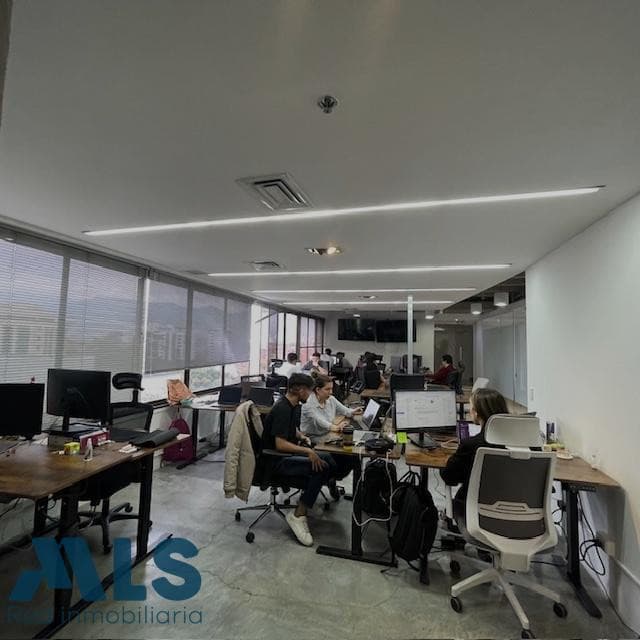 Oficina en venta en Milla De Oro, Poblado, Medellín — foto 1 de 17