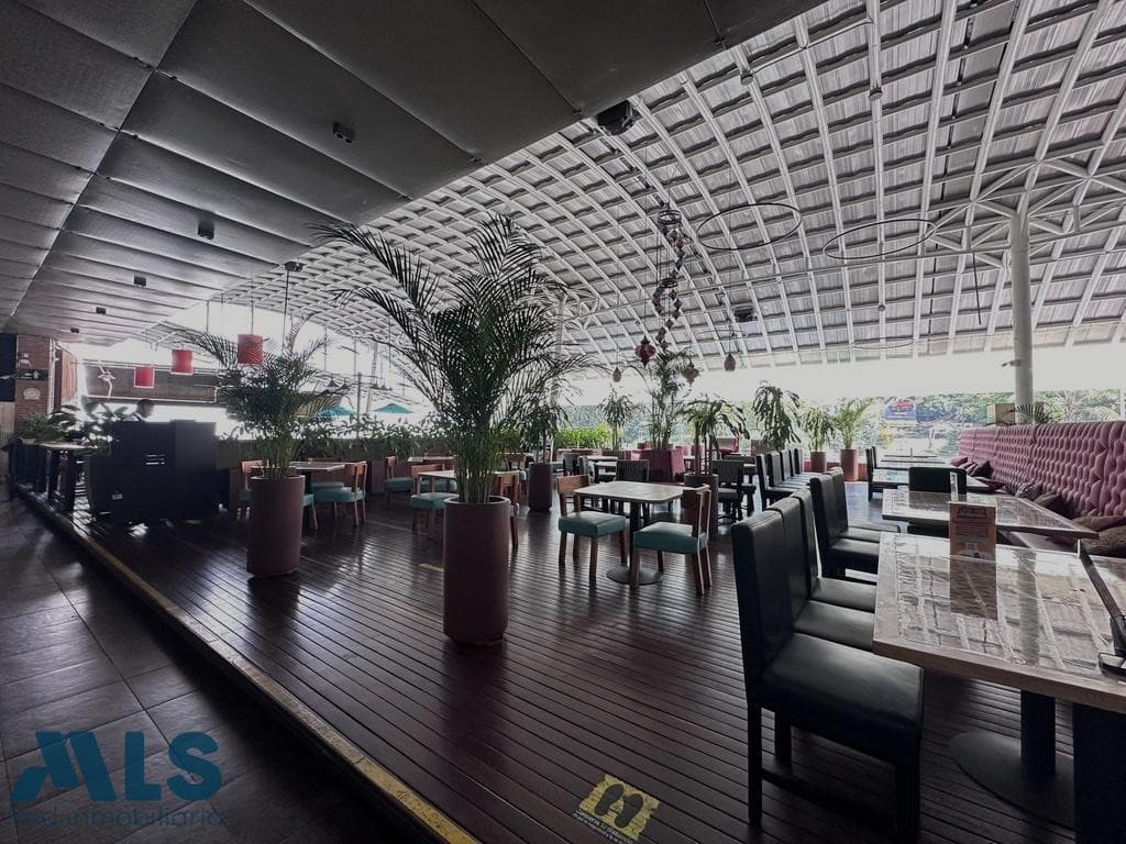Local Comercial en venta en Las Palmas, Poblado, Medellín — foto 1 de 23