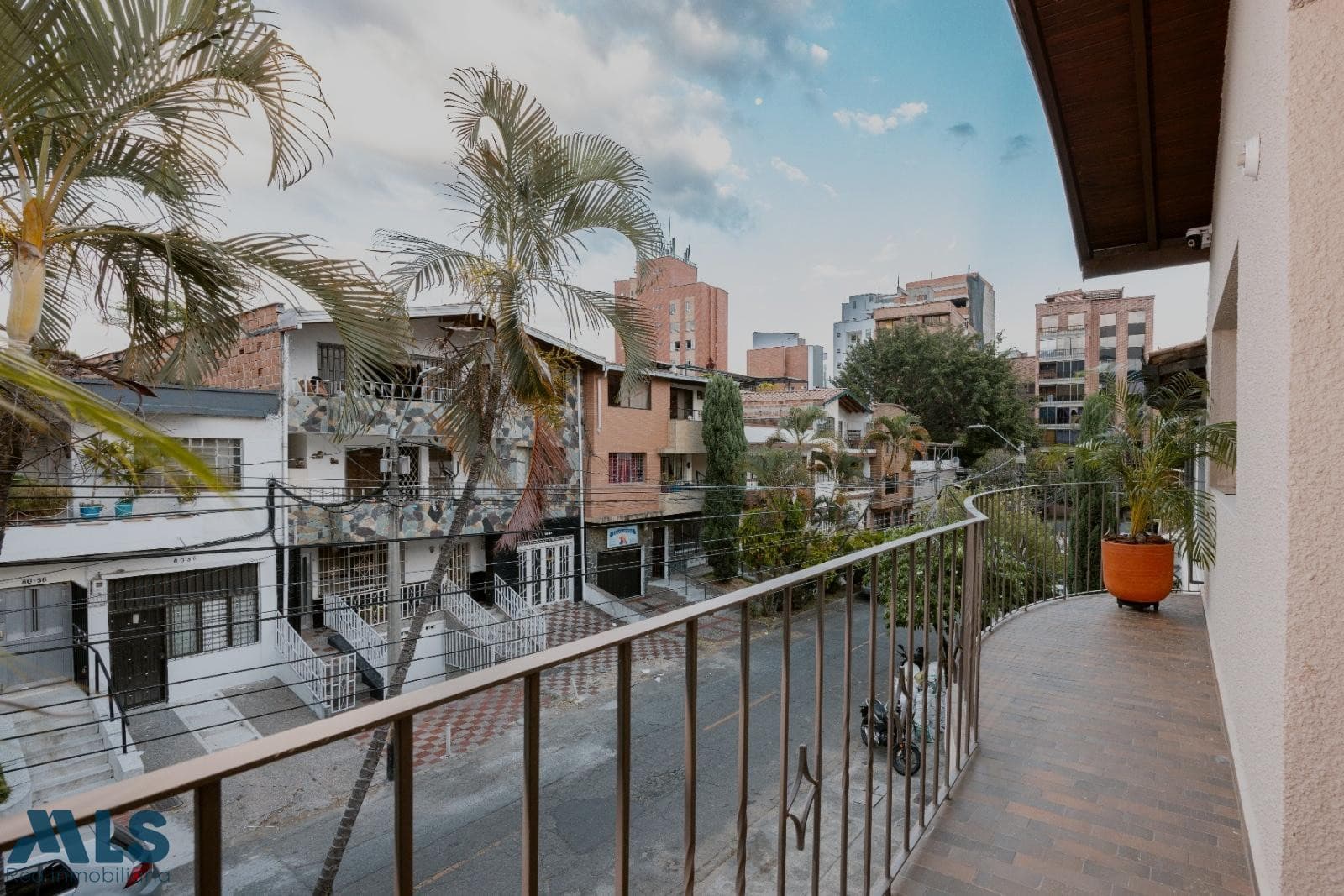 Apartamento en venta en Laureles, Medellín — foto 1 de 18