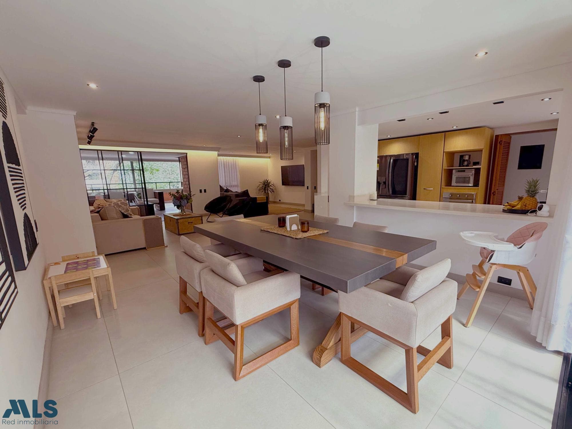 Apartamento en venta en El Tesoro, Poblado, Medellín — foto 1 de 24