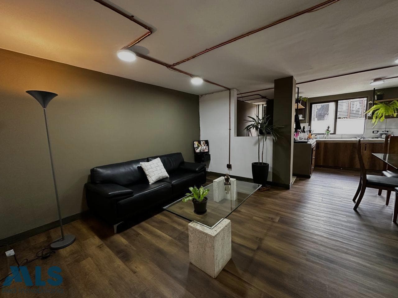 Apartamento en venta en La Aguacatala, Poblado, Medellín — foto 1 de 23