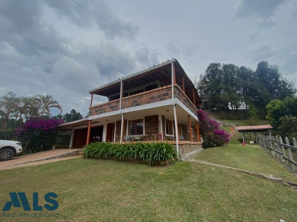 Finca Recreativa en venta en Vereda La Clara, Oriente Antioqueño, Guarne — foto 1 de 29