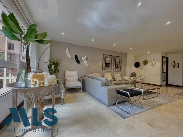 Apartamento en venta en Los Balsos Nº 2, Poblado, Medellín — foto 1 de 39