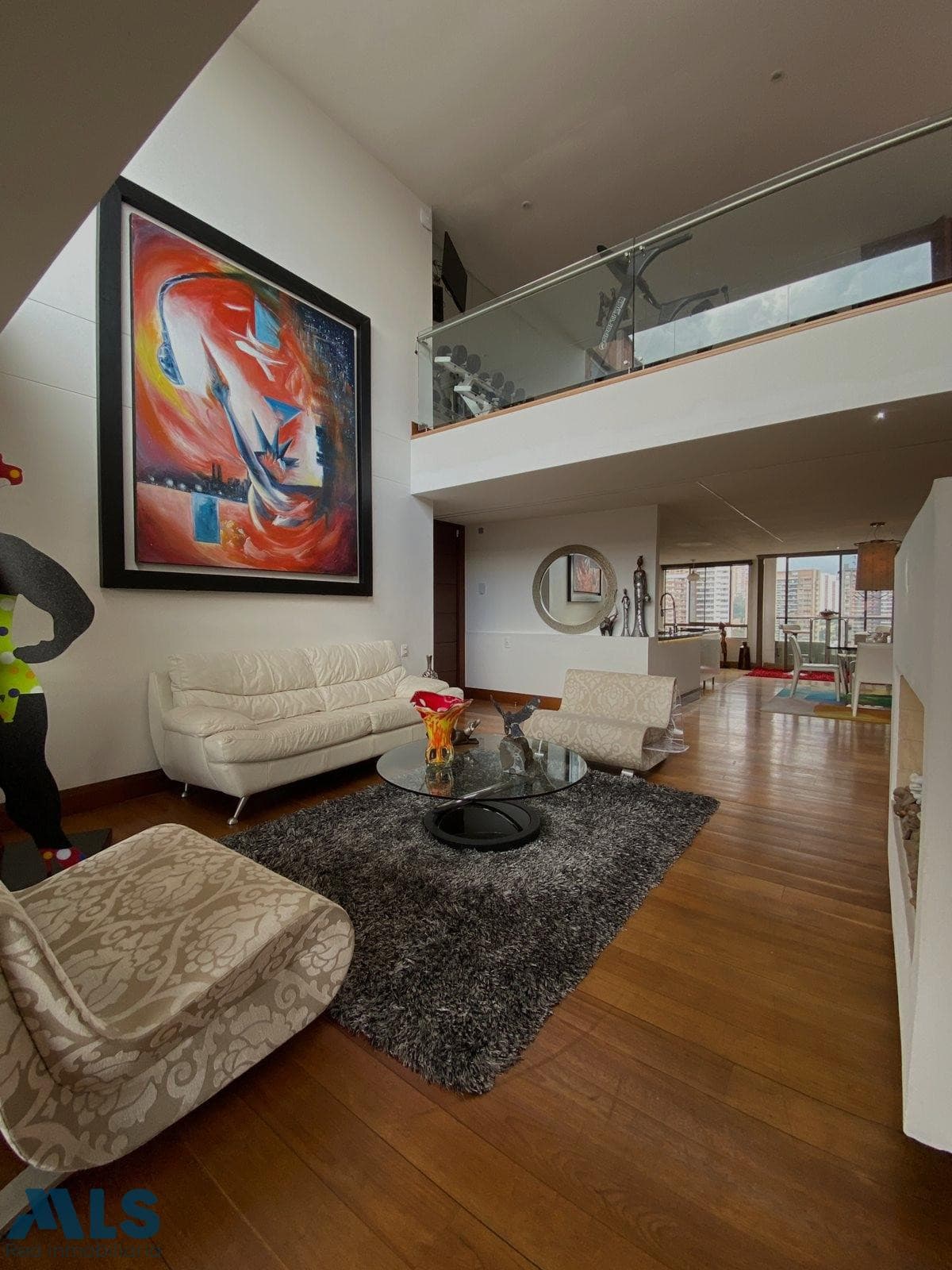 Apartamento en venta en Poblado, Medellín — foto 1 de 21