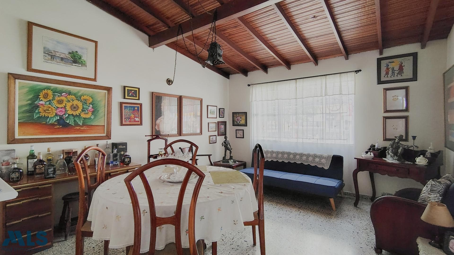 Casa en venta en Estadio, Laureles, Medellín — foto 1 de 17