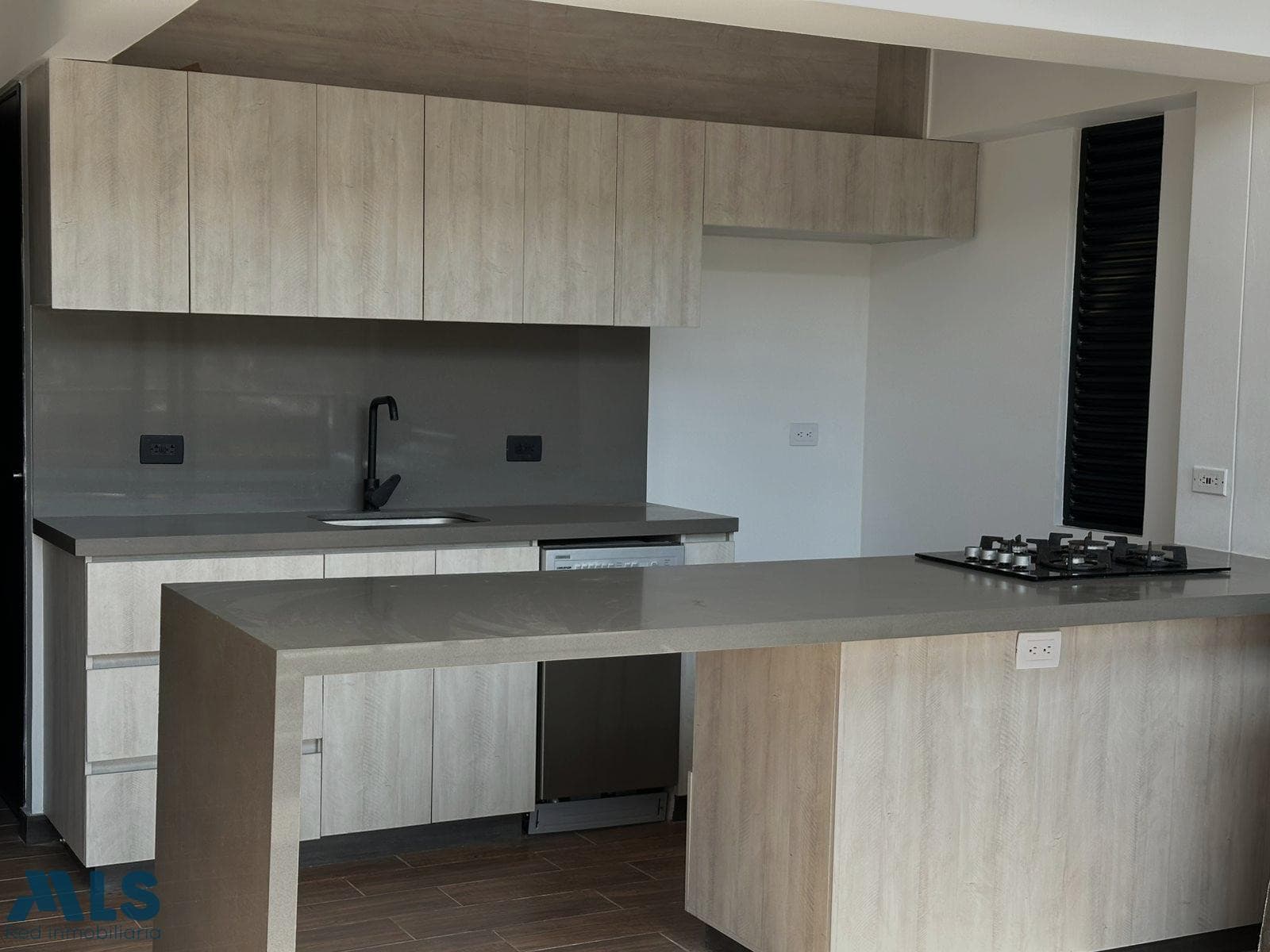 Apartamento en venta en Centro, Oriente Antioqueño, El Retiro — foto 1 de 20