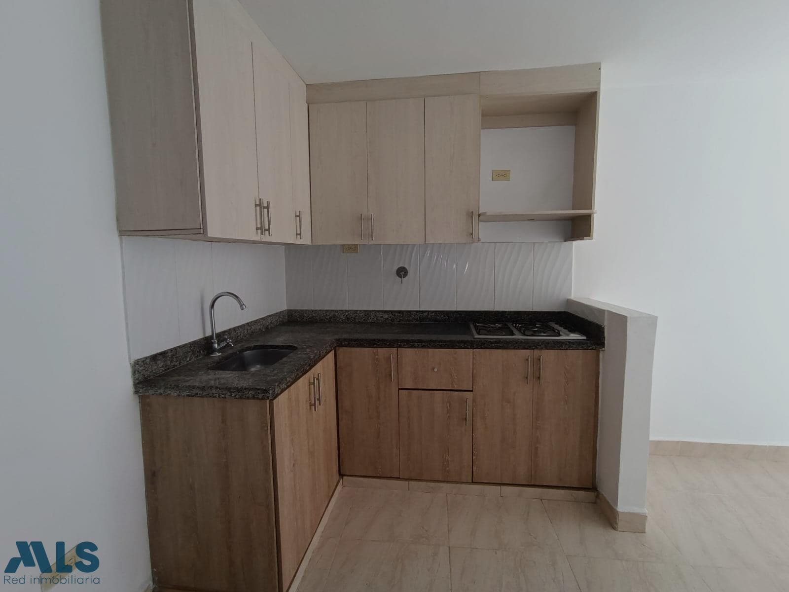Apartamento en venta en Centro, Oriente Antioqueño, El Carmen — foto 1 de 11