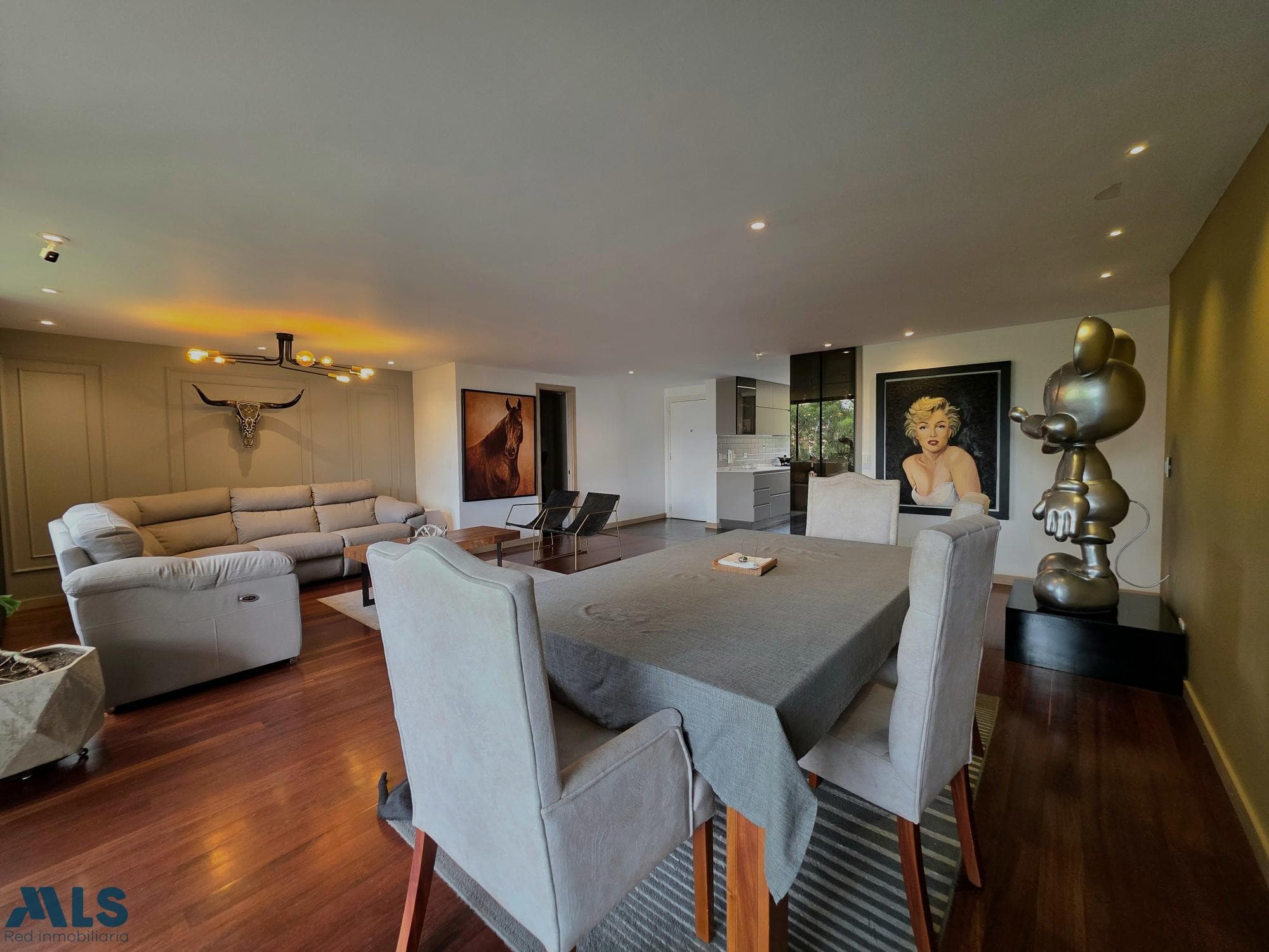 Apartamento en venta en Los Balsos Nº 1, Poblado, Medellín — foto 1 de 34