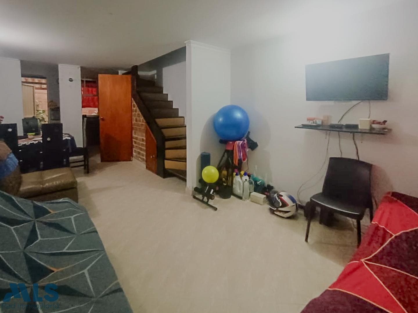 Casa en venta en Rodeo Alto, Belén Guayabal, Medellín — foto 1 de 16