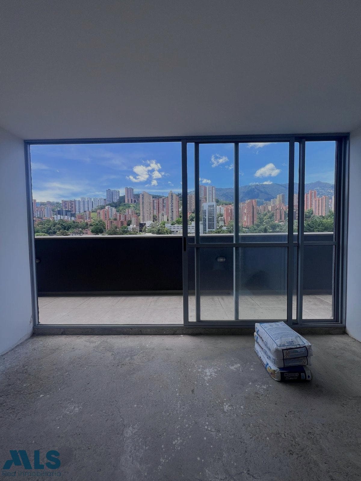 Apartamento en venta en Ciudad Del Rio, Poblado, Medellín — foto 1 de 9