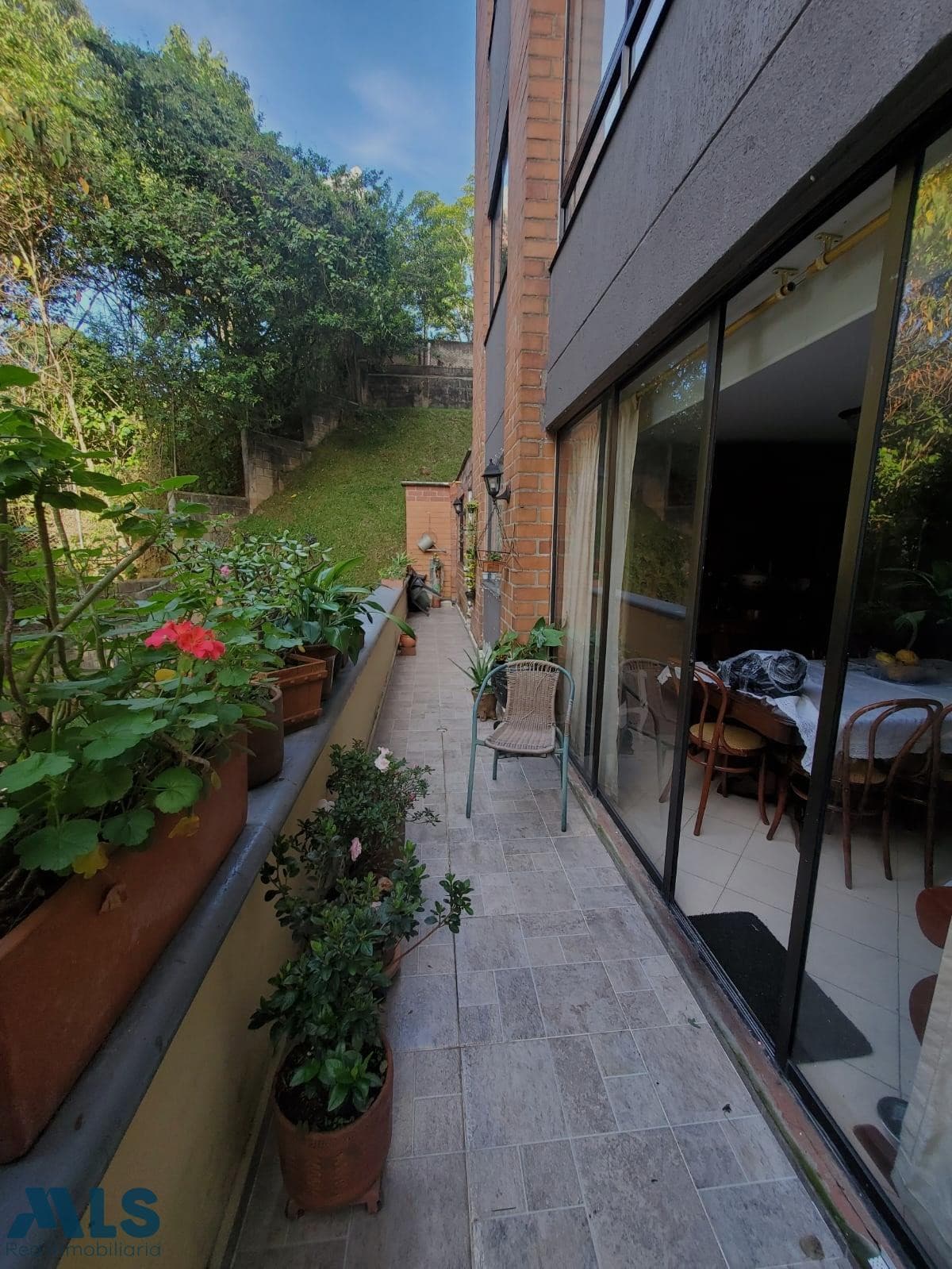 Apartamento en venta en Loma Del Indio, Poblado, Medellín — foto 1 de 11