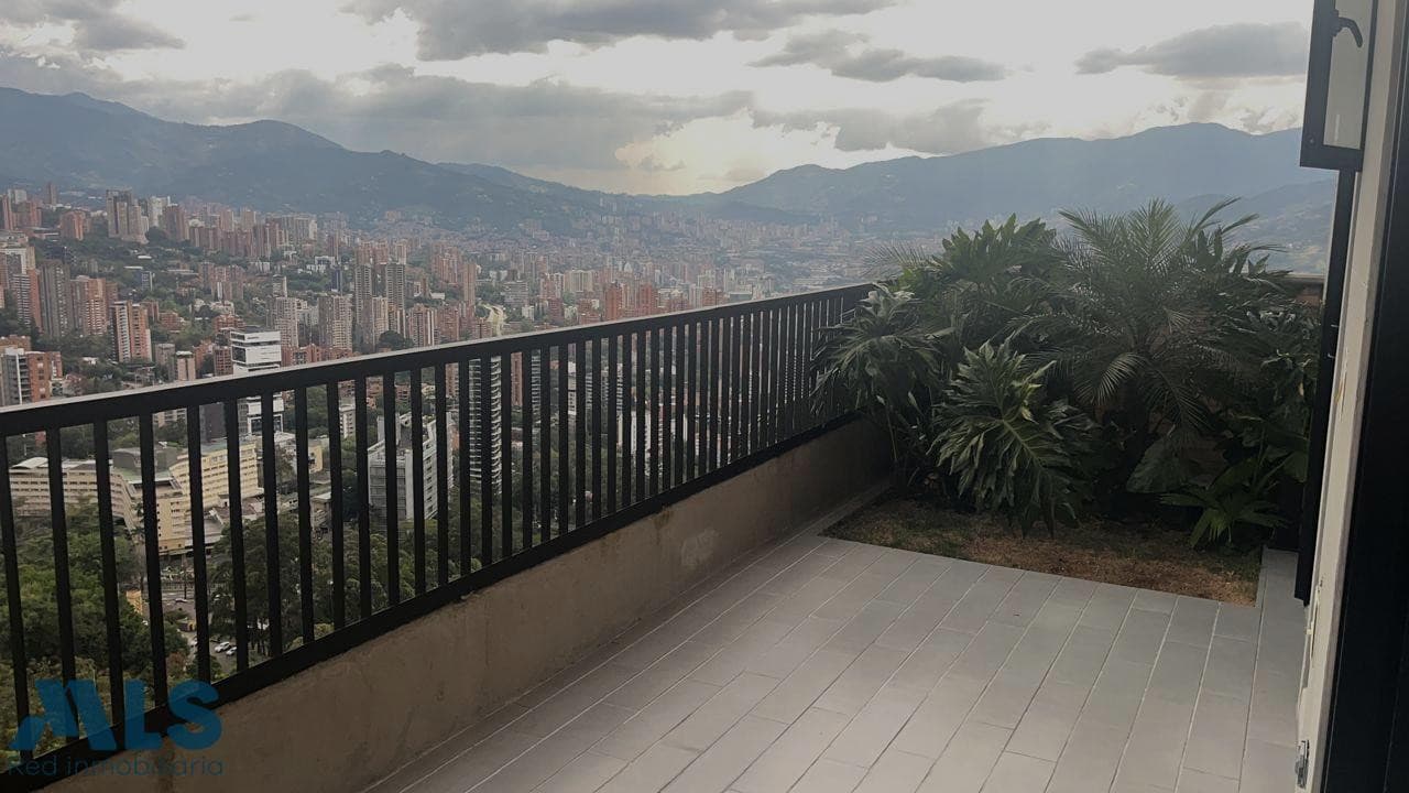Apartamento en venta en Las Palmas, Poblado, Medellín — foto 1 de 11