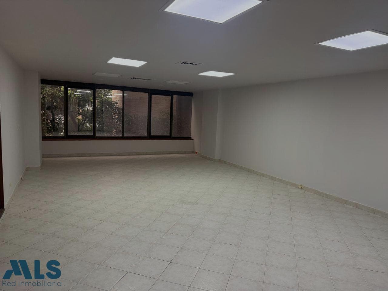 Oficina en venta en Poblado, Medellín — foto 1 de 8