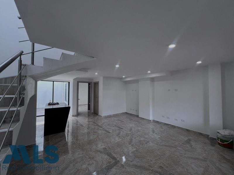 Casa en venta en Fray Eugenio, Oriente Antioqueño, La Ceja — foto 1 de 33