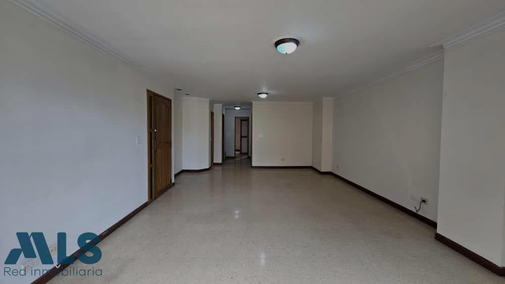 Apartamento en venta en Laureles, Medellín — foto 1 de 15