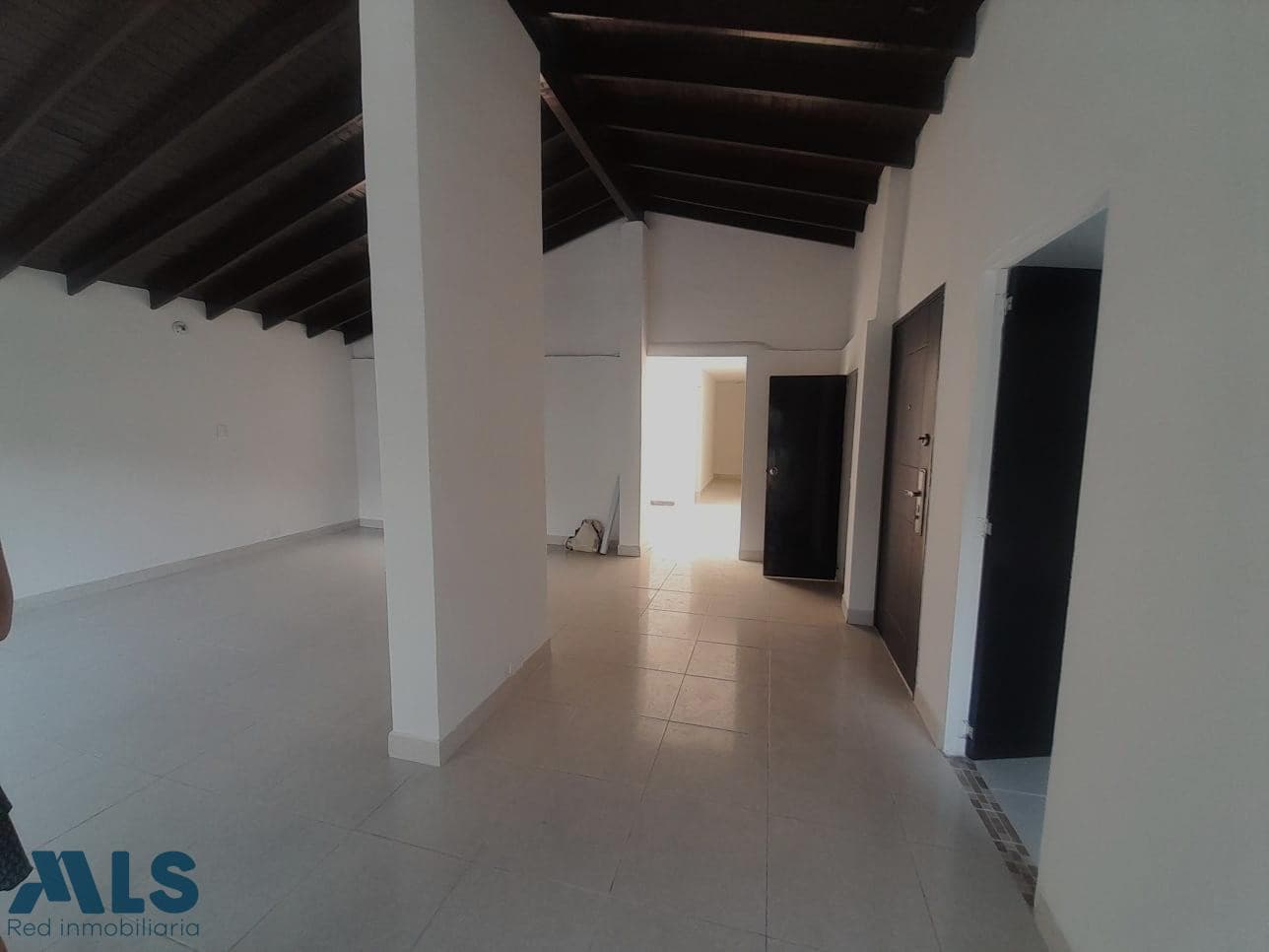 Casa en venta en Poblado, Medellín — foto 1 de 19