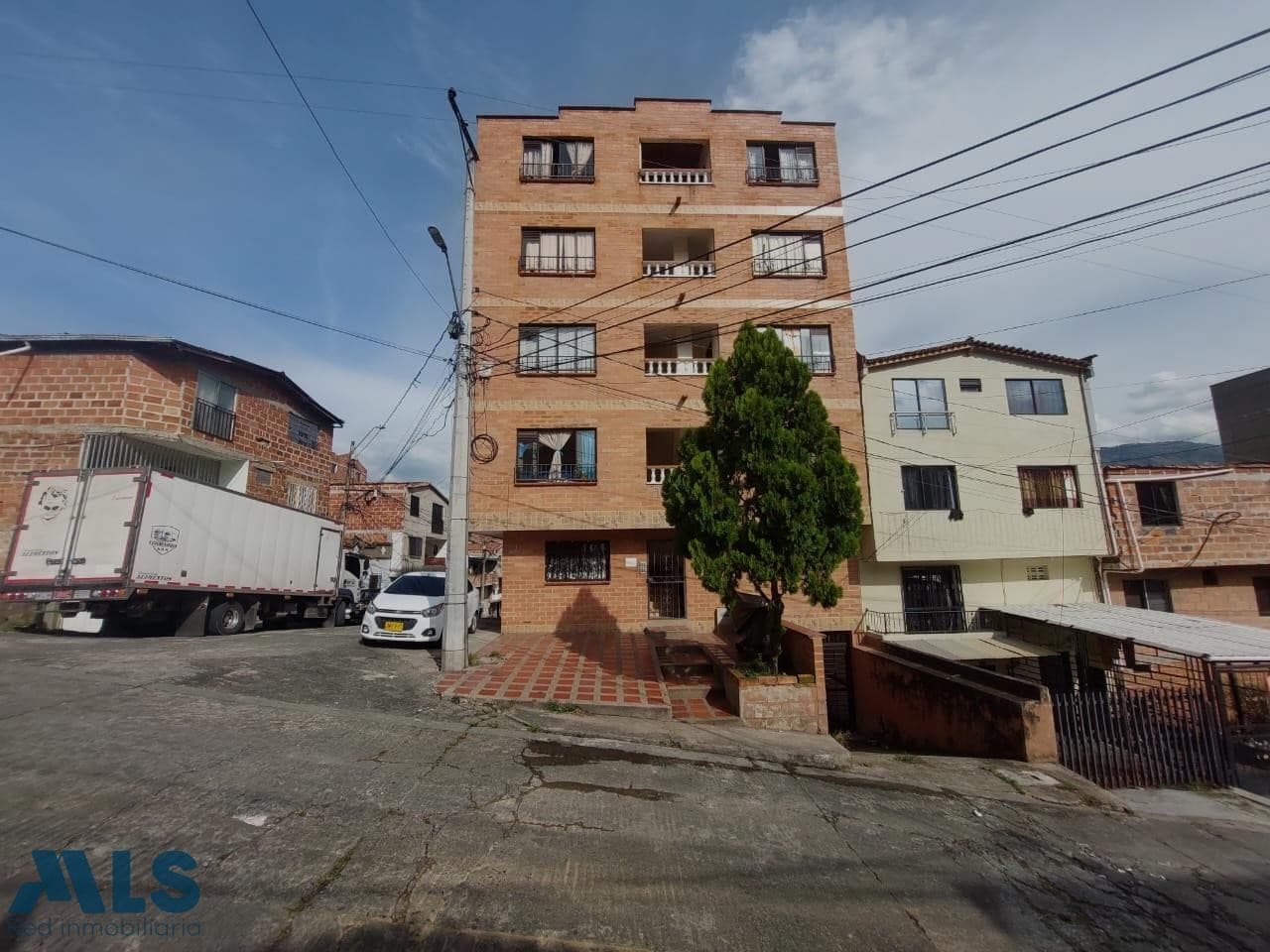 Apartamento en venta en Niquia, Norte, Bello — foto 1 de 8