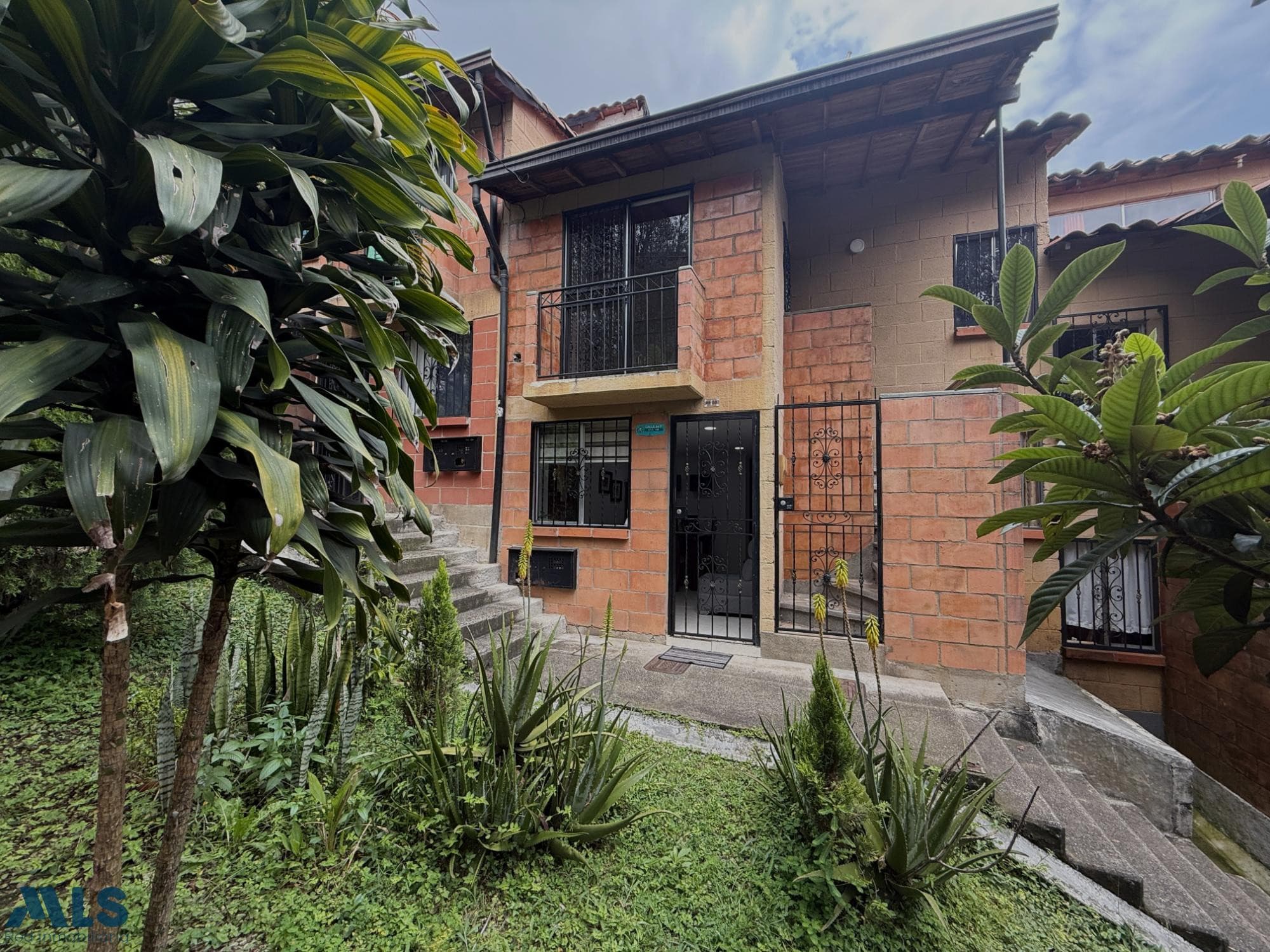 Casa en venta en Robledo Pajarito, Occidente, Medellín — foto 1 de 22