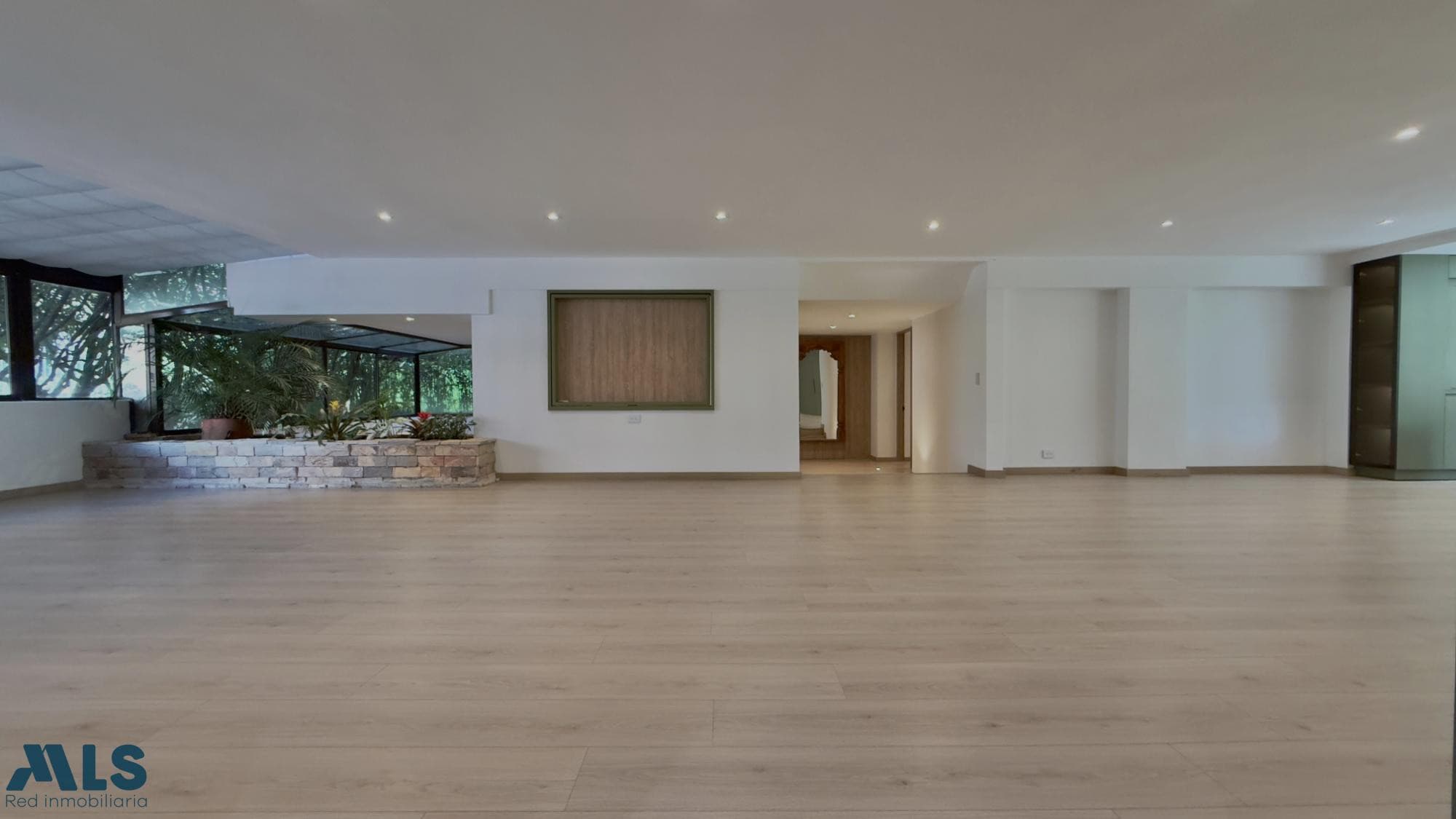 Apartamento en venta en Castropol, Poblado, Medellín — foto 1 de 35