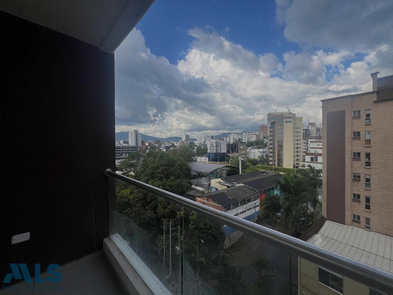 Apartamento en venta en Pinares, Otras Zonas, Pereira — foto 1 de 18