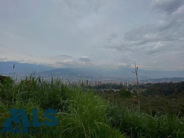 Lote Residencial en venta en Las Palmas, Poblado, Medellín — foto 1 de 8