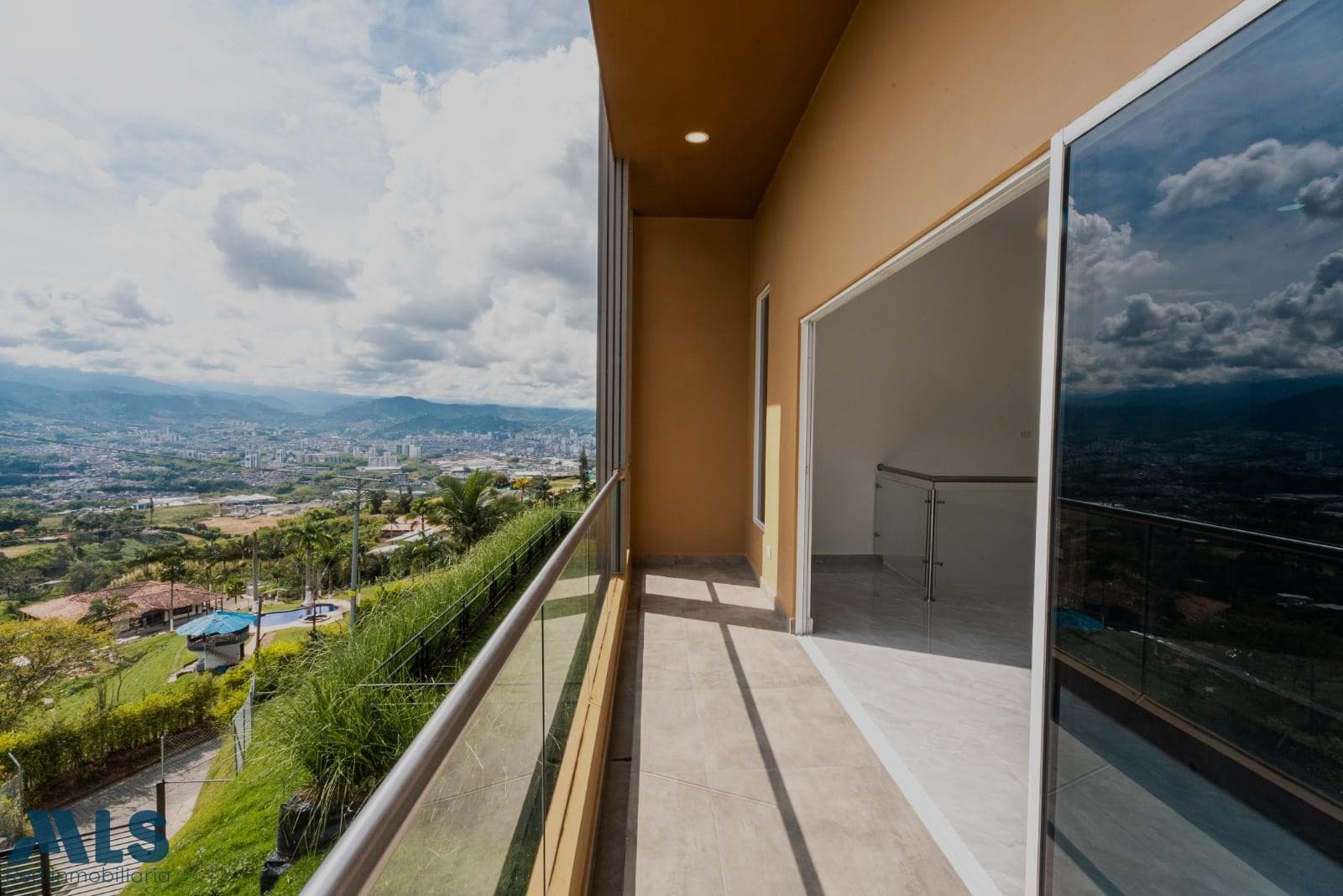 Casa en venta en Dosquebradas, Otras Zonas, Pereira — foto 1 de 15