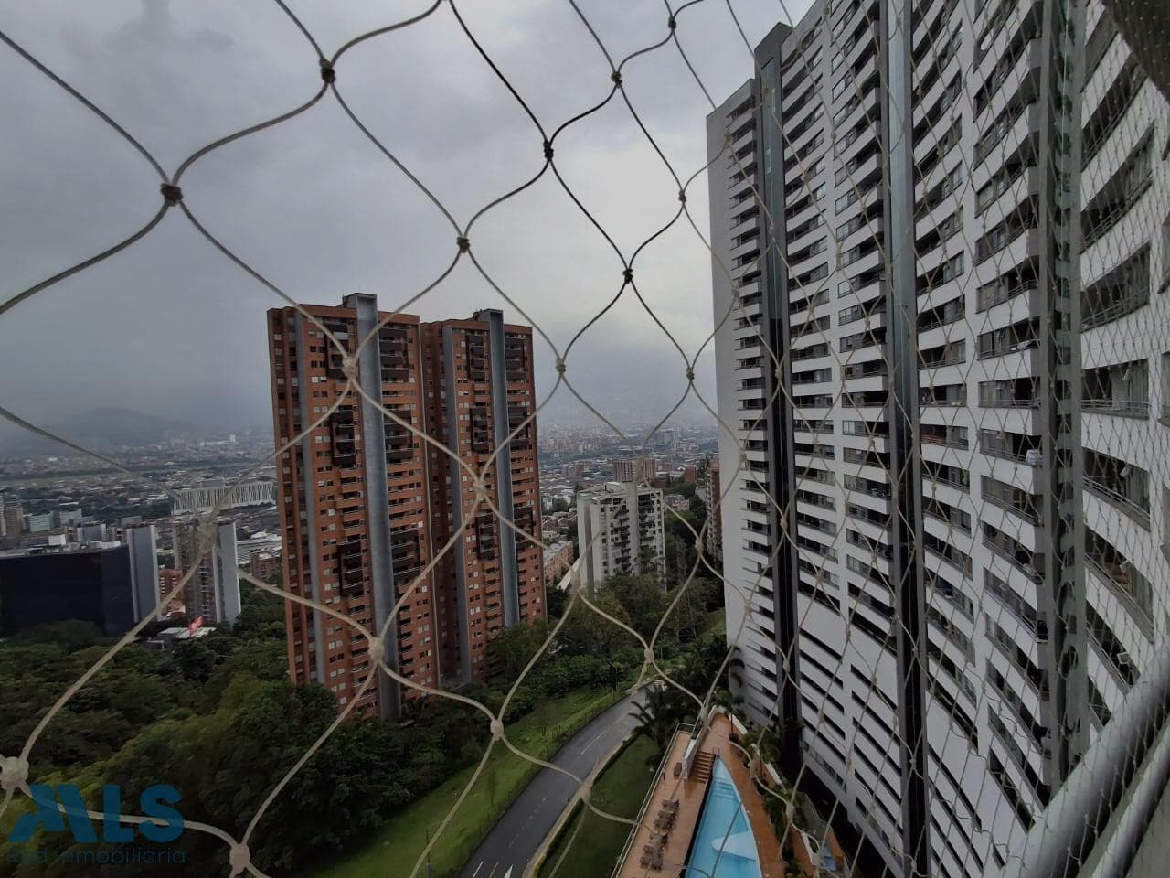 Apartamento en venta en Las Palmas, Poblado, Medellín — foto 1 de 21