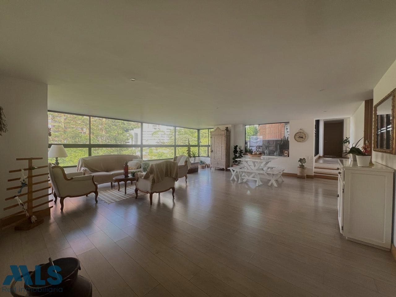 Apartamento en venta en Los Balsos Nº 1, Poblado, Medellín — foto 1 de 24