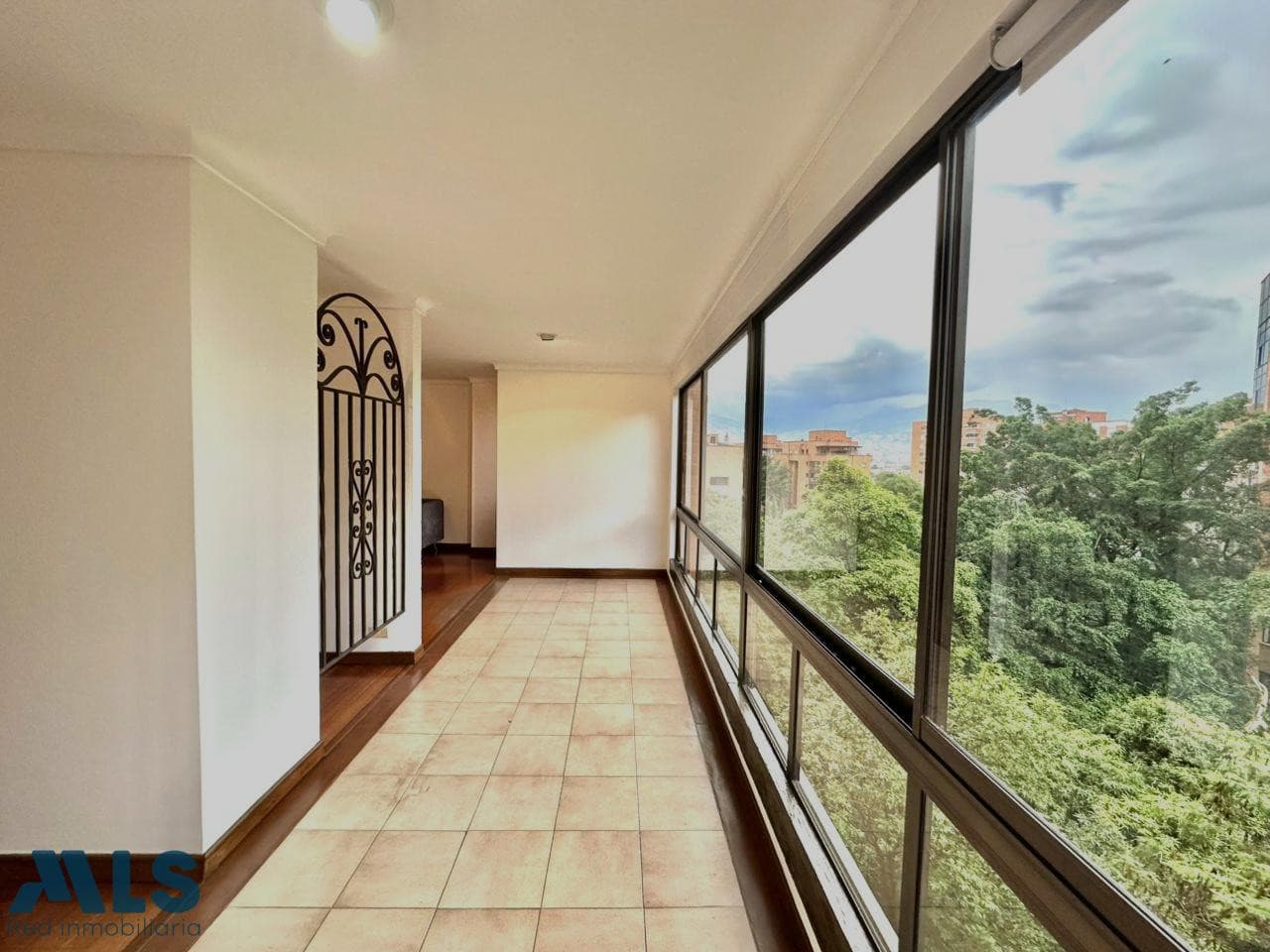 Apartamento en venta en El Poblado, Medellín — foto 1 de 24
