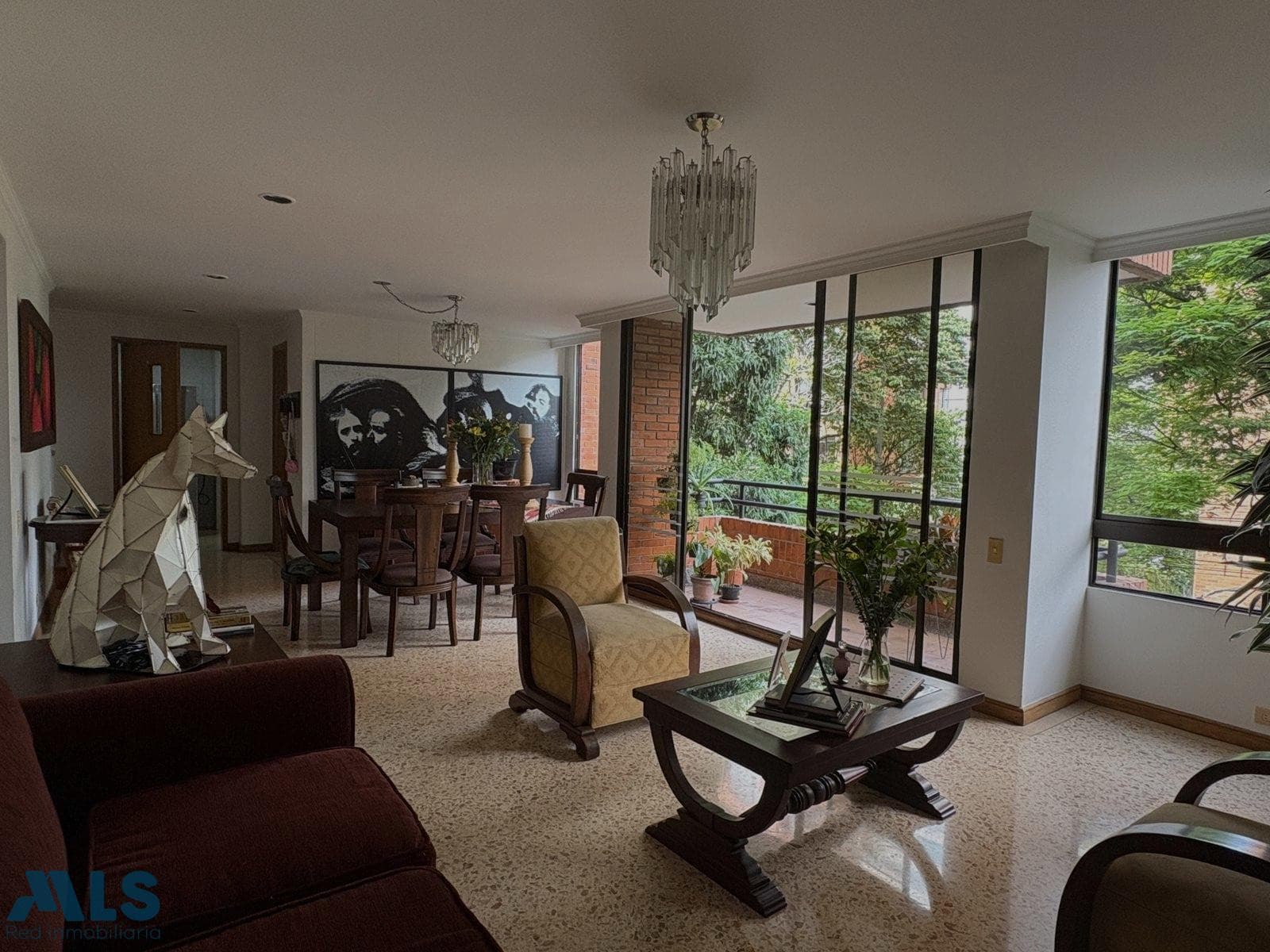 Apartamento en venta en Poblado, Medellín — foto 1 de 15