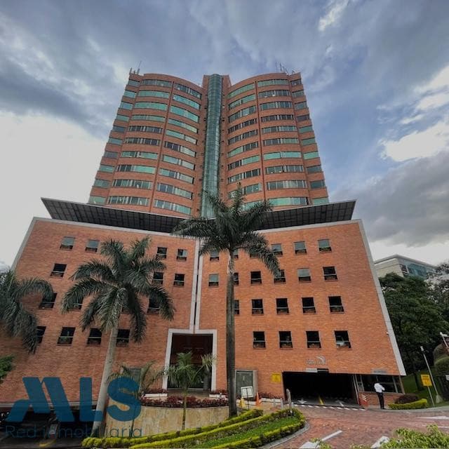 Oficina en venta en El Tesoro, Poblado, Medellín — foto 1 de 10