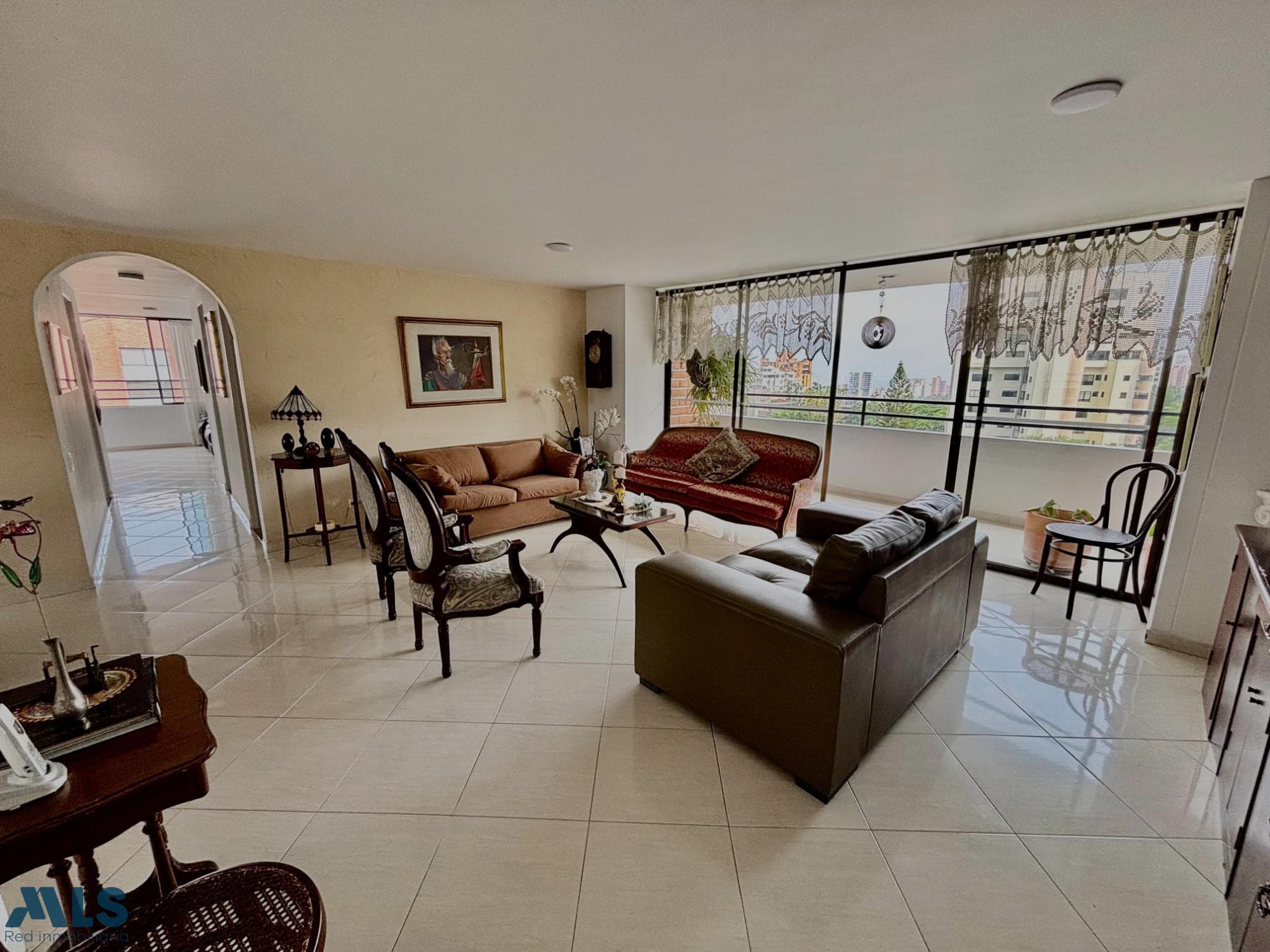 Apartamento en venta en San Lucas, Poblado, Medellín — foto 1 de 17