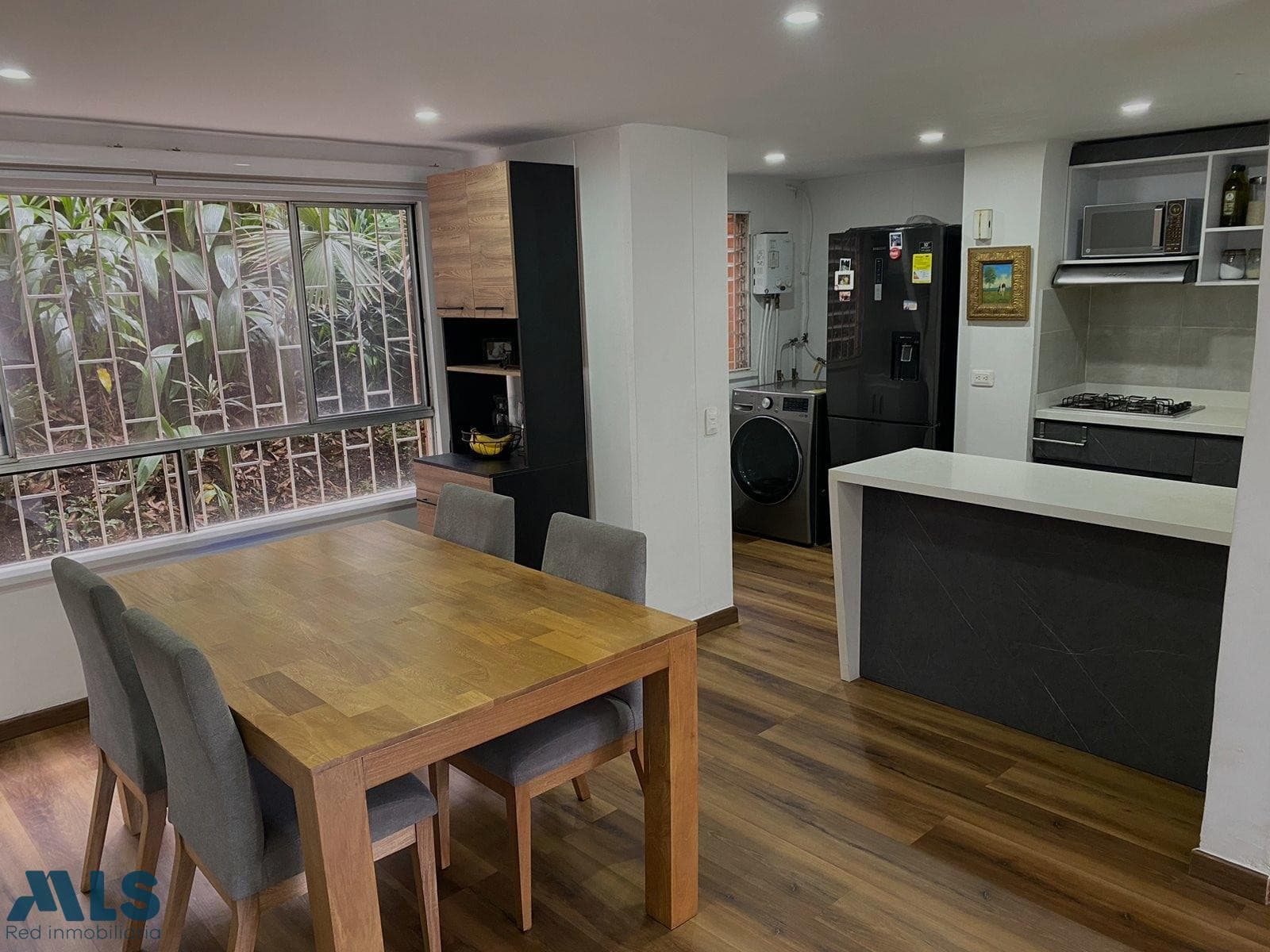 Apartamento en venta en Loma De Los Parra, Poblado, Medellín — foto 1 de 12