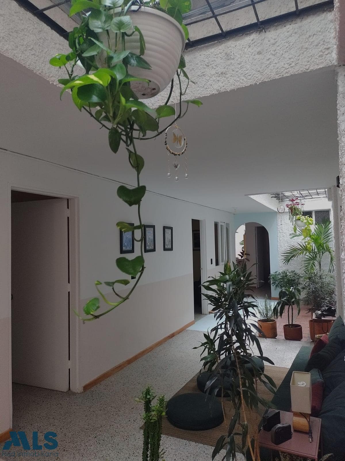 Casa en venta en Laureles, Medellín — foto 1 de 10