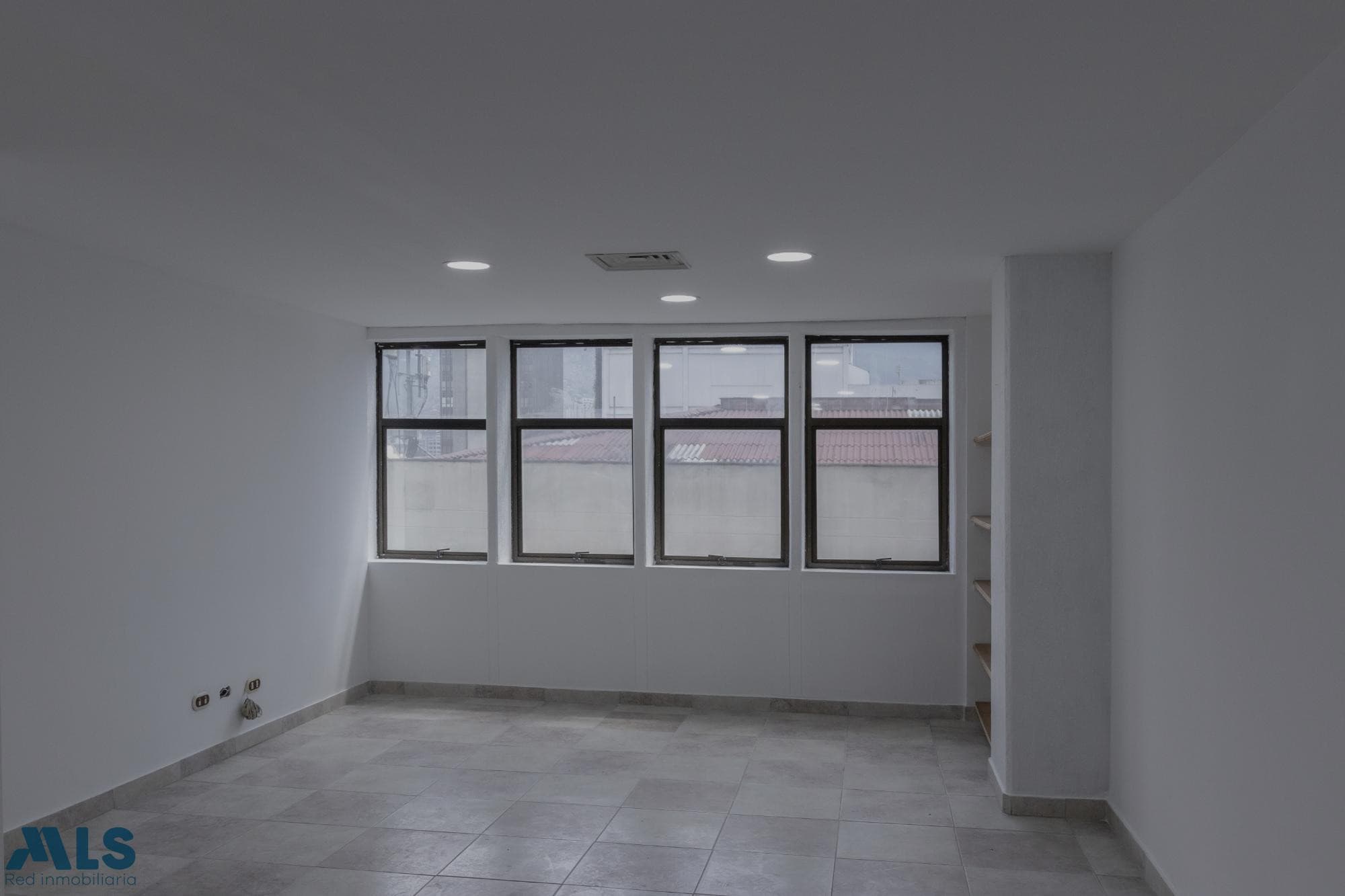 Oficina en venta en Alpujarra, Centro, Medellín — foto 1 de 16