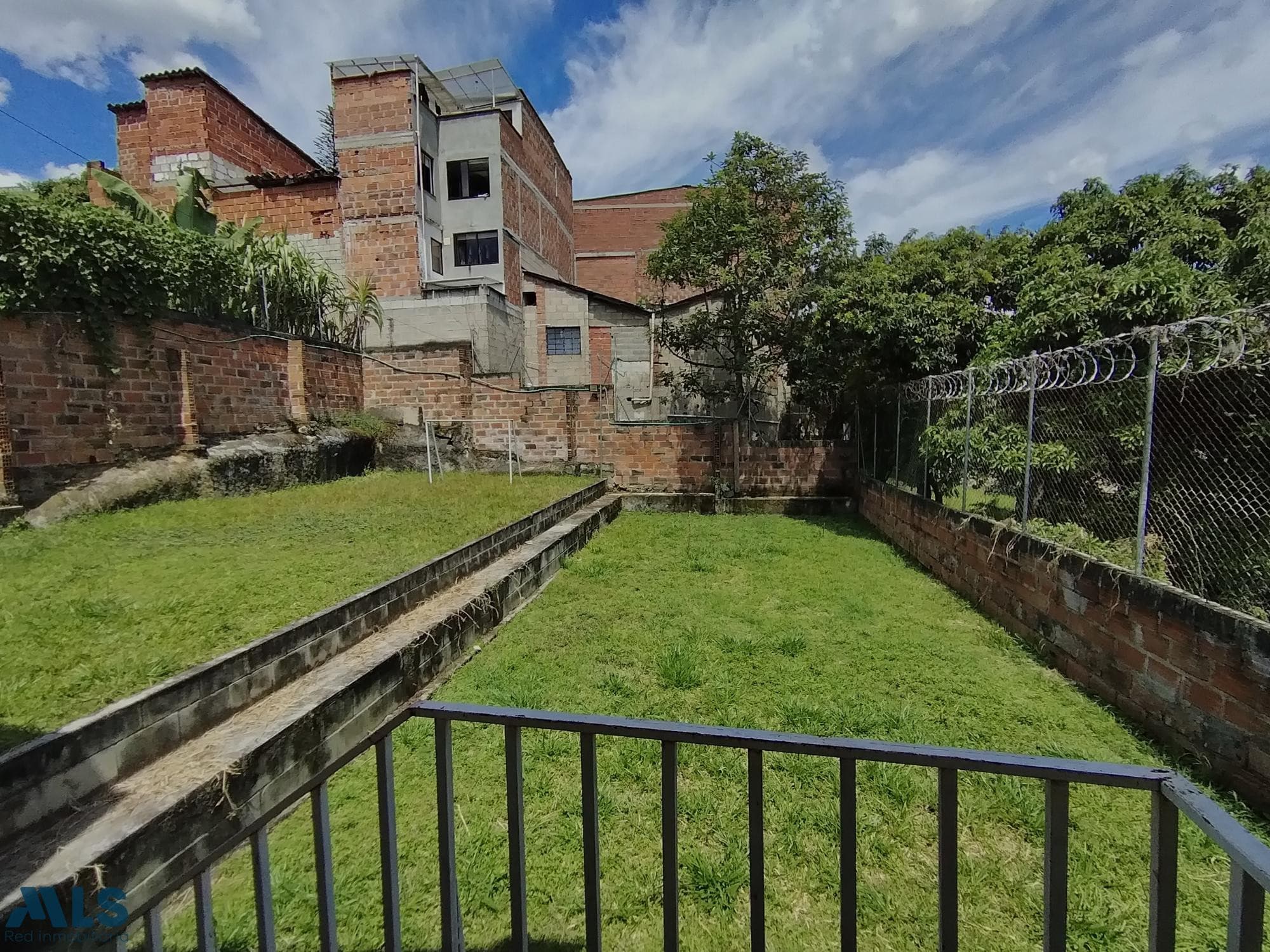 Casa en venta en Robledo, Occidente, Medellín — foto 1 de 12