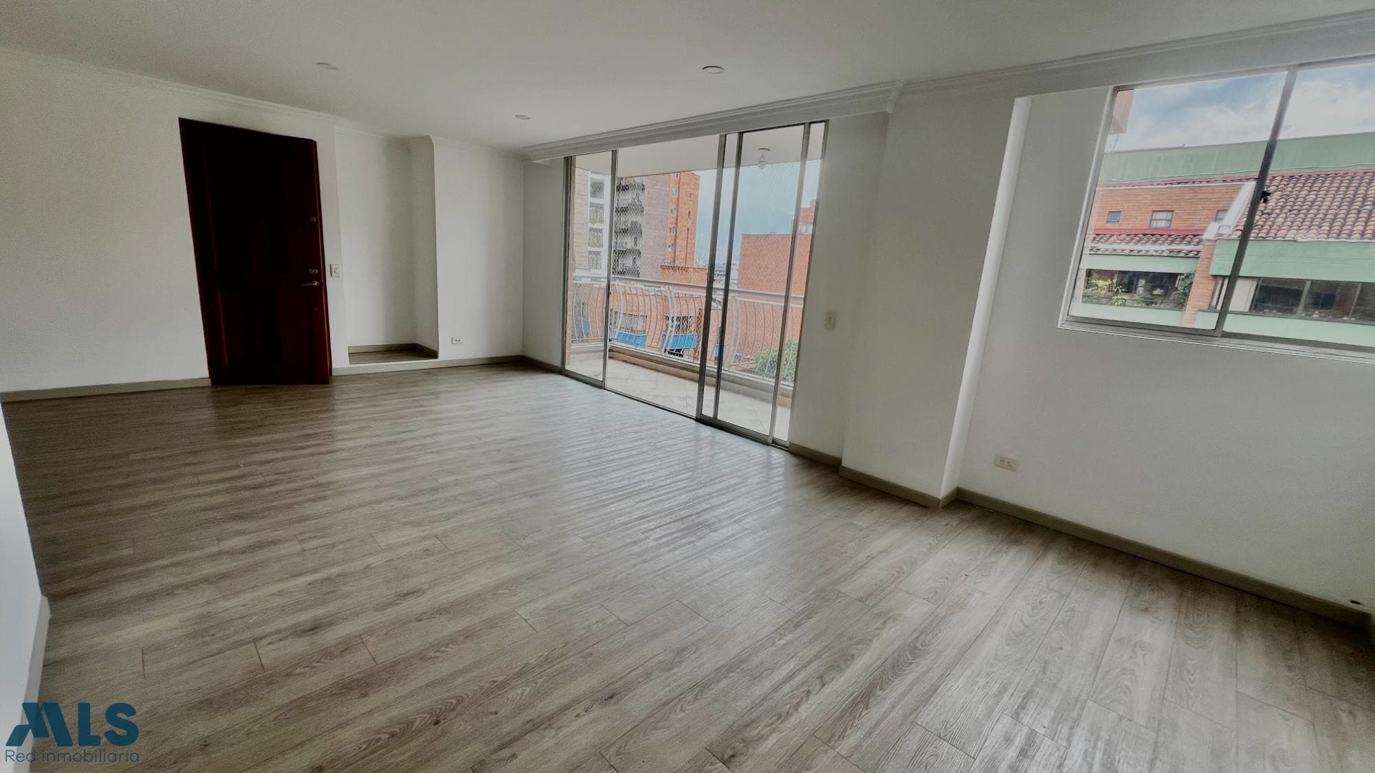 Apartamento en venta en Santa Teresita, Laureles, Medellín — foto 1 de 15