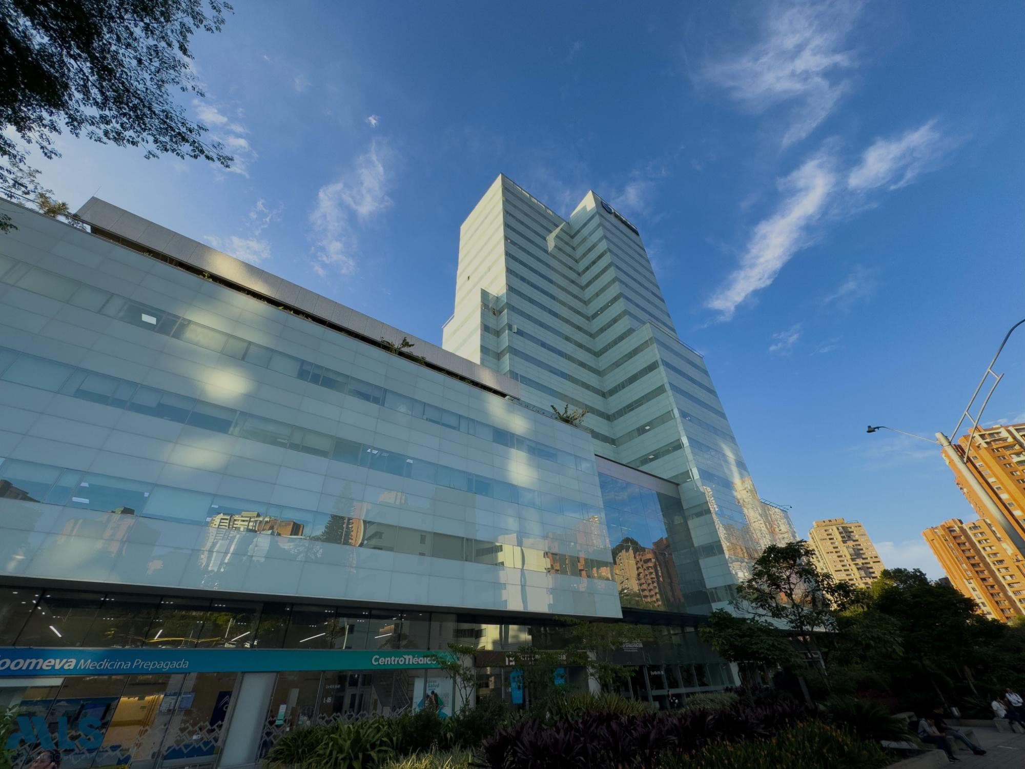 Oficina en venta en Manila, Poblado, Medellín — foto 1 de 30