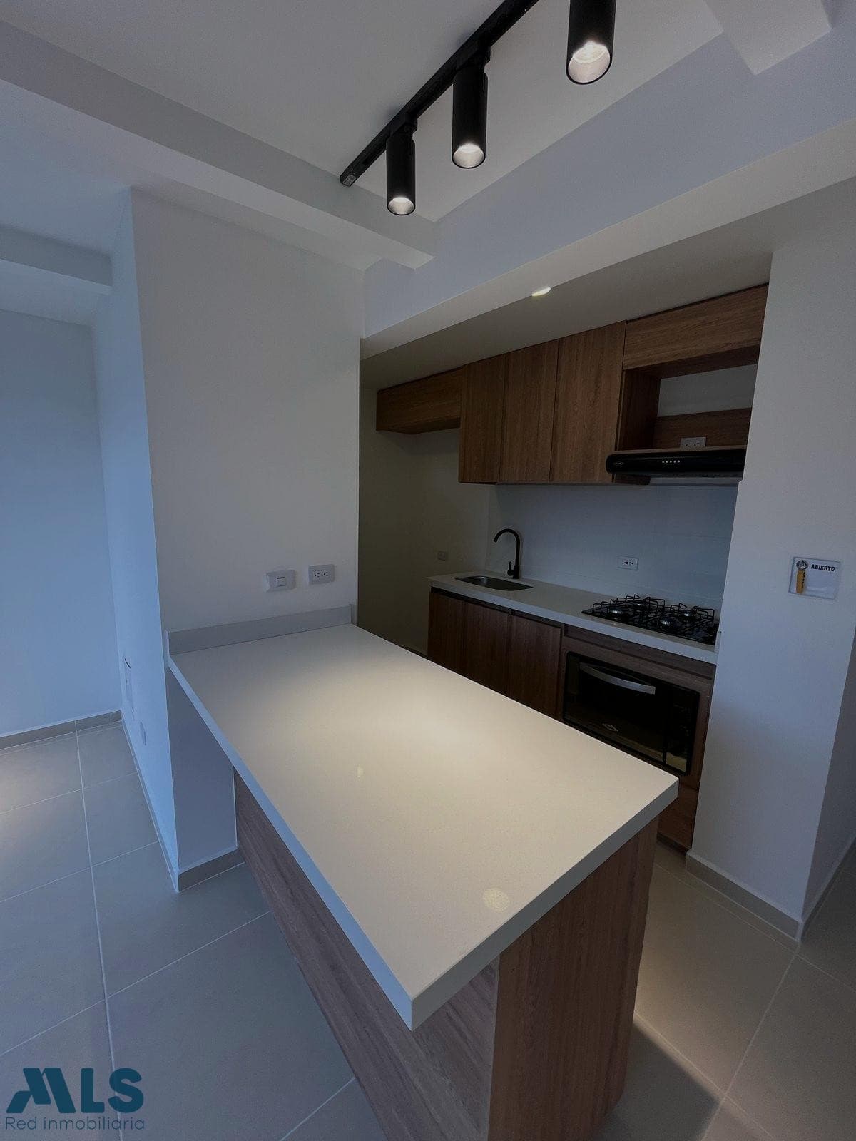 Apartamento en venta en V. Primavera, Aburra Sur, Caldas — foto 1 de 18