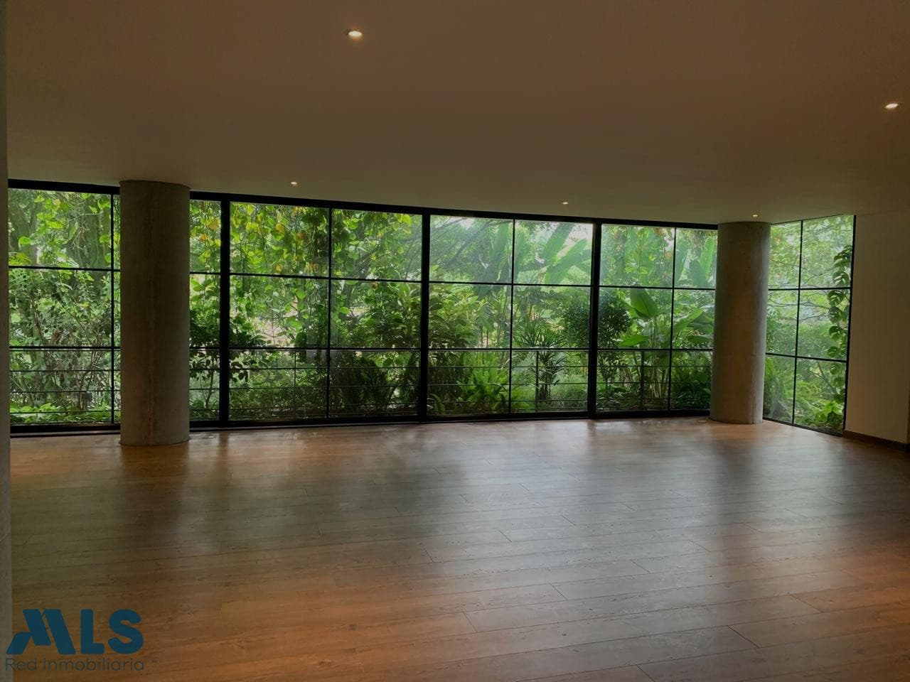 Apartamento en venta en San Lucas, Poblado, Medellín — foto 1 de 26